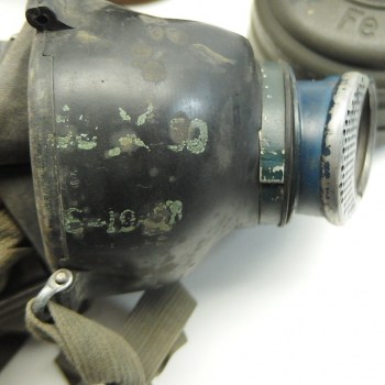 German gas mask Wehrmacht in container with unit 3/38