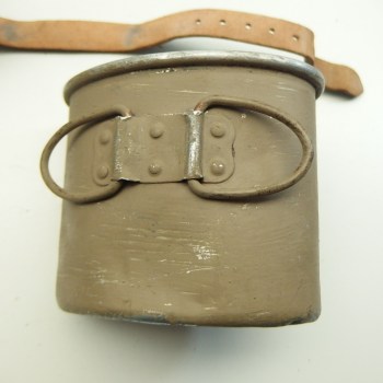 ww2 Wehrmacht canteen complete with felt cover and straps