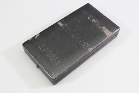 Ritterkreuz des Eisernen Kreuzes 1939 im Etui (L/12) als Kopie mit komplettem Band