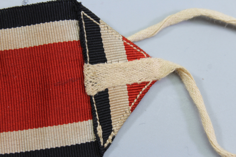 Ritterkreuz des Eisernen Kreuzes 1939 im Etui (L/12) als Kopie mit komplettem Band