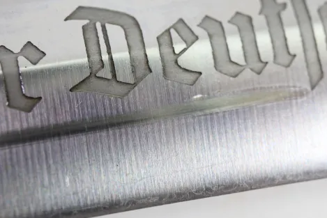 SA Dienstdolch Frühe Variante - Julius Bahrl Jr. Solingen, NS gestempelt mit Plisterschliff und Gehänge