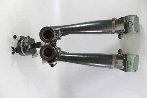 Frühes sowjetisches Scherenfernrohr ASzT 10x45 von 1956 – markiert und gestempelt