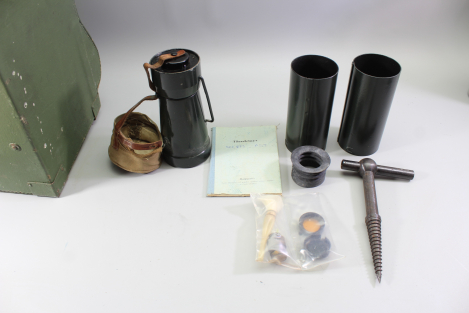 Frühes sowjetisches Scherenfernrohr ASzT 10x45 von 1956 – markiert und gestempelt