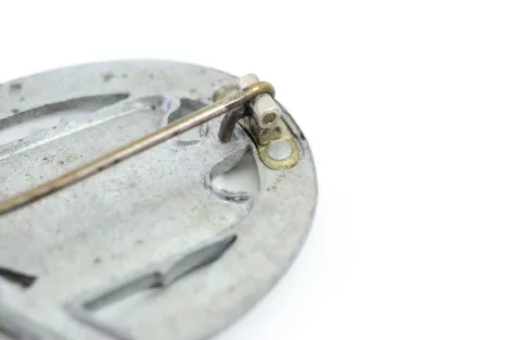 General Assault Badge, 4 rivets