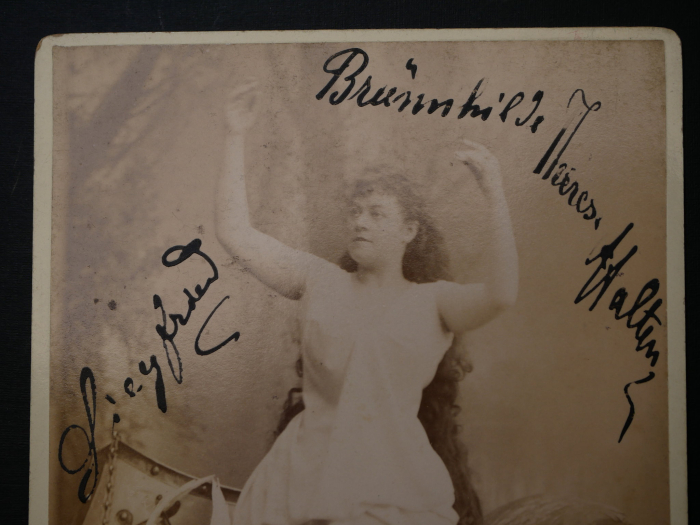 Autograph – Therese Malten (1855–1930) – hand-inscribed and signed cabinet photograph of the famous soprano and Wagnerian singer, 1889