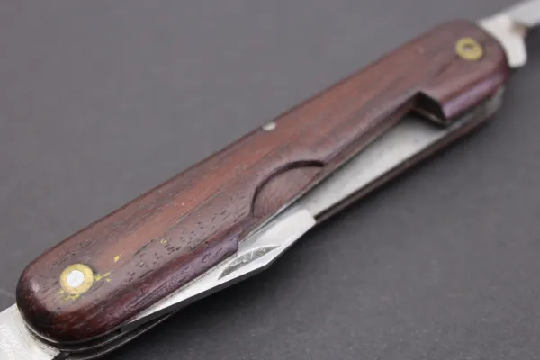 Army pocket knife, probably Swiss manufacturer