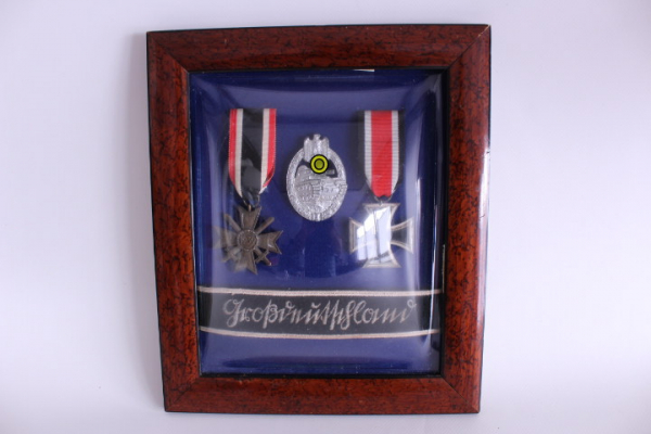 Order of the PZ estate. Rgt. Großdeutschland, diorama with awards and cuff Großdeutschland in Sütterlin script