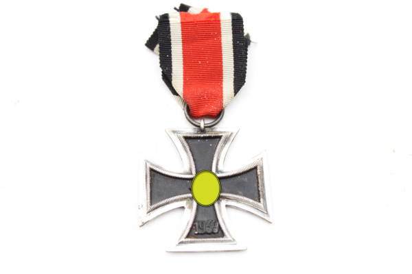 WW2 Iron Cross 2nd Class 1939 on a ribbon,  Without manufacturer, magnetic