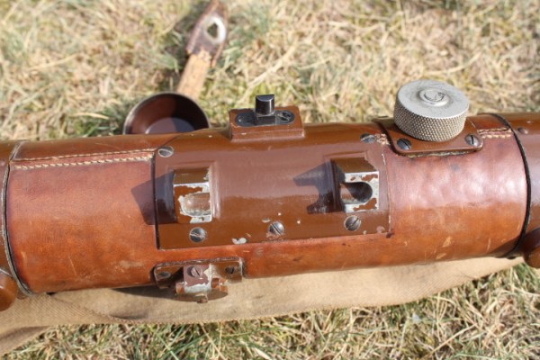 Ww1, ww2 EM 0.8 m range finder in a leather case, French, EM leather-covered