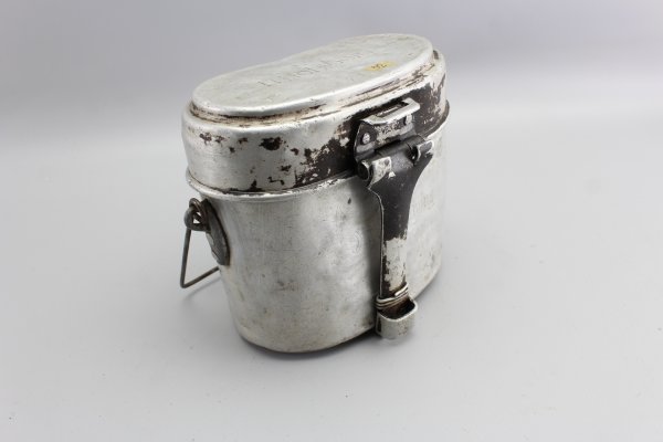 Wehrmacht cookware / eating utensils so-called food bowls with carrier name and manufacturer