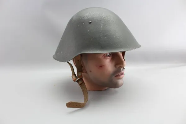 Deutsche Demokratische Republik ( DDR ) Stahlhelm der Nationalen Volksarmee ( NVA )