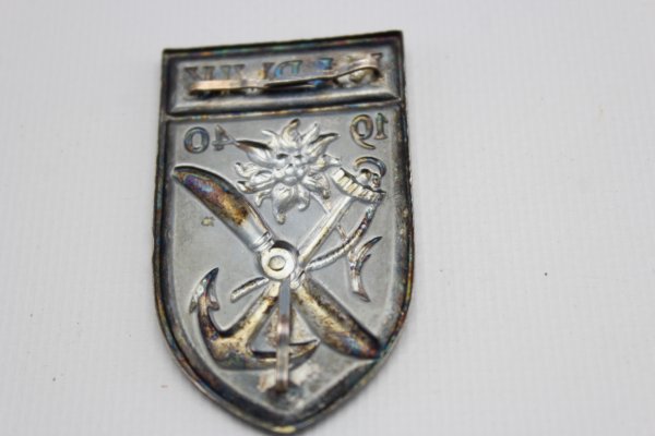 Medal mixed lot VWA Gold with bag, Narvik shield, pilot badge ww1 etc.