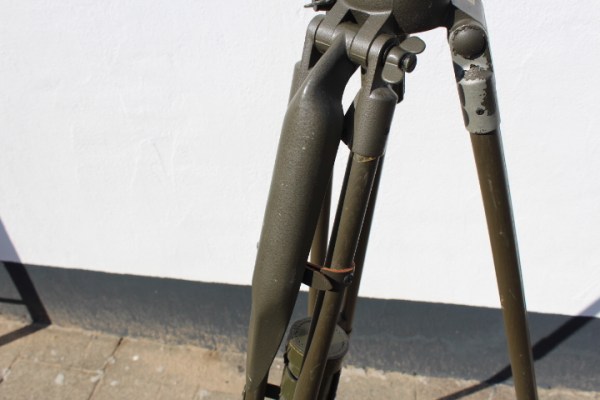 BW Bundeswehr, tripod S2 with aiming rod in leather case for Carl Zeiss Optik Richtkreis / Theodolite type RK 76 A1