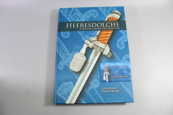 Heeresdolche - Ein Referenzbuch für Sammler von Hessels & Rieske (DEUTSCH & ENGLISCH) mit Speicherkarte
