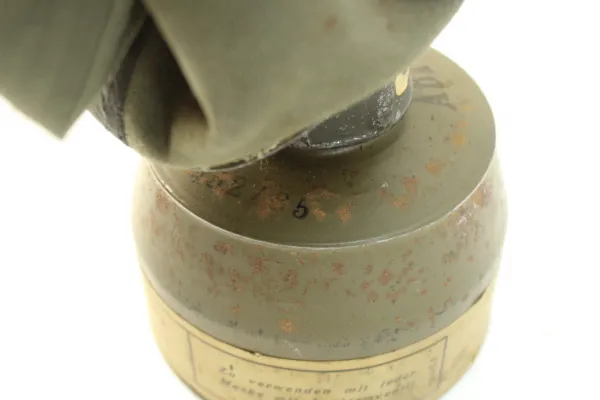 Gas mask can of the Wehrmacht with gas mask, spare glasses, gas mask stamped with date of manufacture, WaA stamp