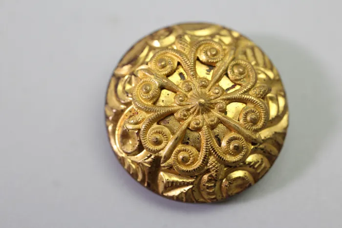 175 Original Livery & Traditional Costume Buttons Made of Metal – Vintage Stock from a Uniform Tailor