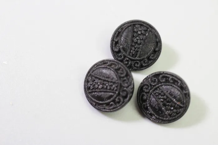 175 Original Livery & Traditional Costume Buttons Made of Metal – Vintage Stock from a Uniform Tailor