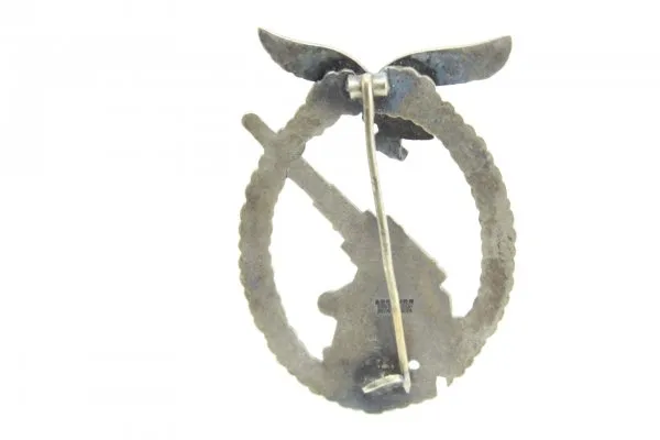 Anti-aircraft combat badge of the Luftwaffe manufacturer Brehmer Markneukirchen Anti-aircraft combat badge of the Luftwaffe