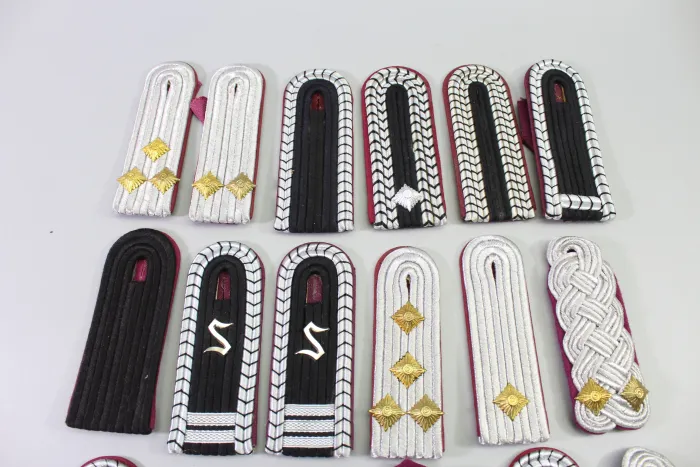 DDR NVA Schulterklappen Konvolut