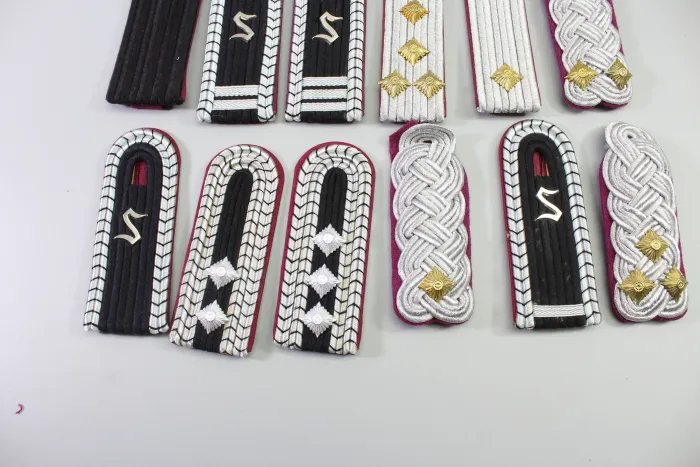 DDR NVA Schulterklappen Konvolut