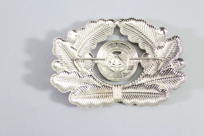 Abzeichen DDR NVA, Mützenkranz Offizier LASK