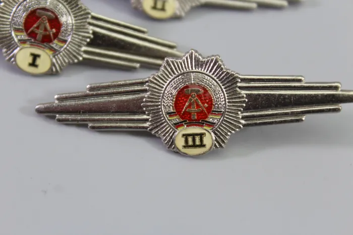 East German Ministry of the Interior (MdI) People's Police Qualification Badge, Class 1, 2, and 3