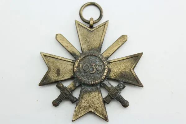 Kriegsverdienstkreuz 2. Klasse mit Schwertern Hersteller 107