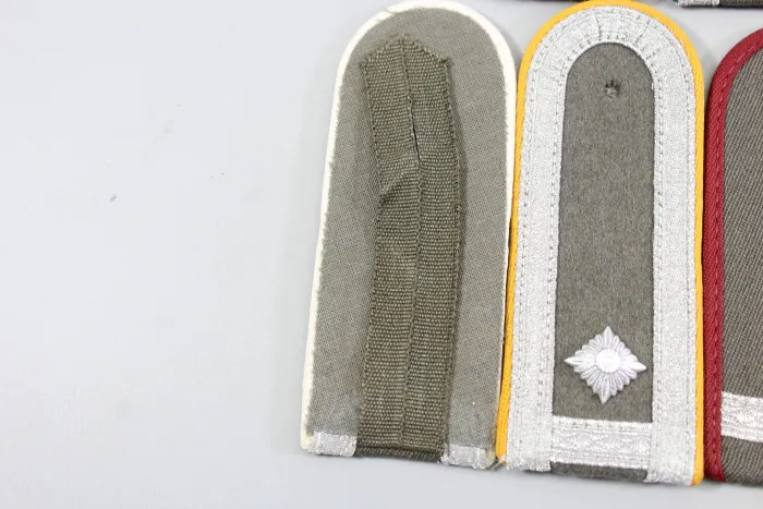 DDR NVA Konvolut Uniformteile und Uniformzubehör