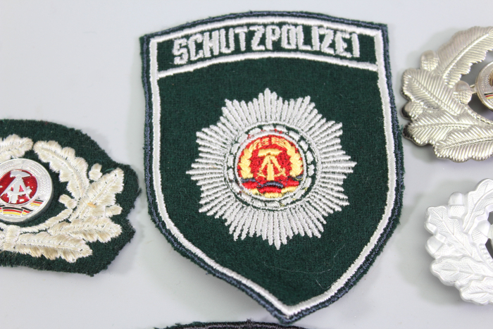 DDR NVA Konvolut Uniformteile und Uniformzubehör