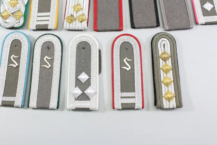 DDR NVA Konvolut Uniformteile und Uniformzubehör