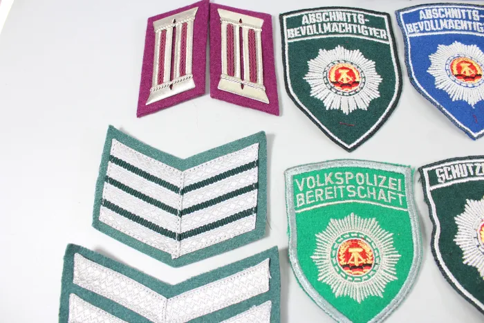 DDR NVA Konvolut Uniformteile und Uniformzubehör