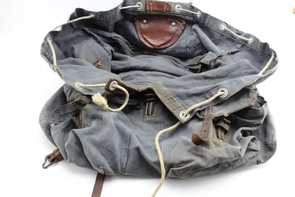 Rucksack der Luftwaffe mit Hersteller und Taschen, Hersteller Erich Schüler