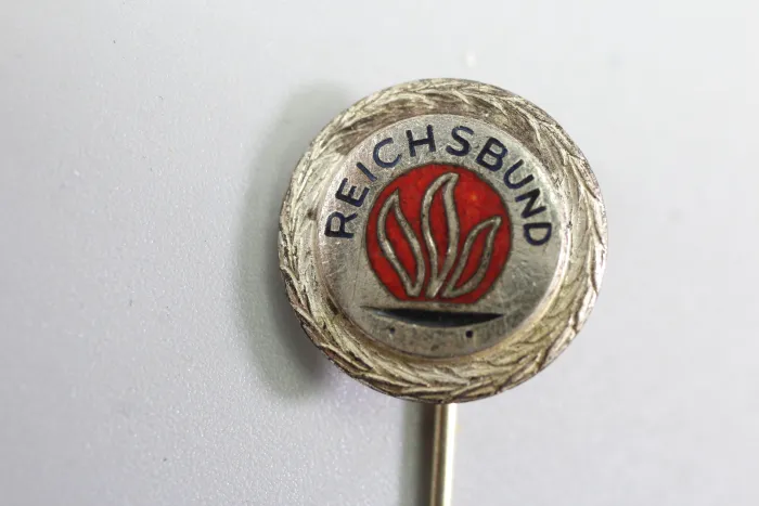 Ehrennadel mit silbernem Kranz / Reichsbund / 925er Silber Hersteller Hofstädter Bonn