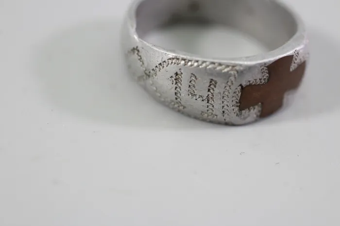 Patriotic ring with engraved numbers 14 and 16