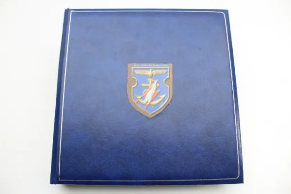 Estate NJL night hunting guide ship Togo, Togo photo albums, mascots and coats of arms
