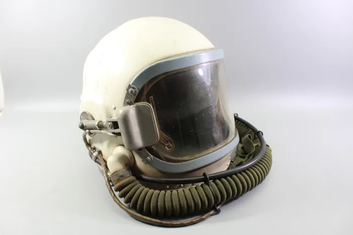 Original GSh-6 Höhenflughelm – MiG-25 Pilot | Sowjetische High-Altitude Ausrüstung | Kalter Krieg