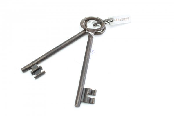 2 storage keys with key fobs