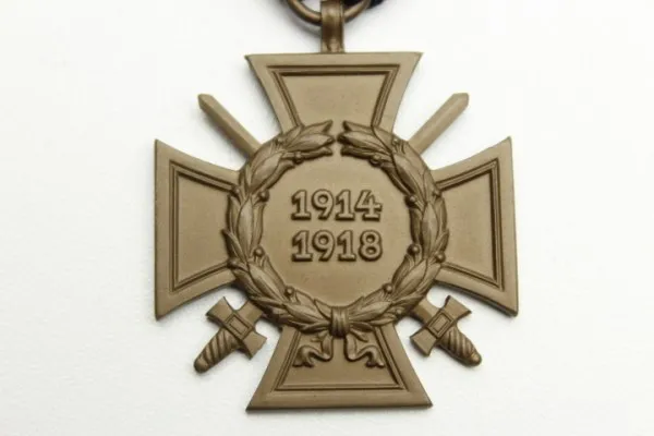 Kriegsmarine Togo NJL Nachtjagdtleitschiff Ehrenkreuz für Frontkämpfer m. Hersteller, magnetisch