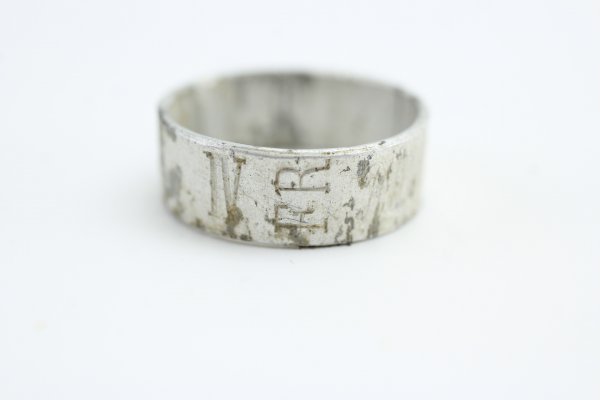 Ring made of aluminum, engraved several times with 1940 AP2810 and IV FR RDKL, diameter 18.3 mm