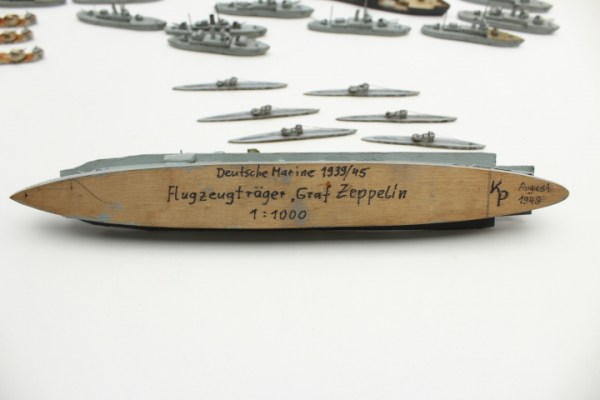 Kriegsmarine Togo NJL Nachtjagdtleitschiff 27 Schiffsmodelle wie U-Boot, Graf Zeppelin Träger aus Holz Maßstab 1:1000