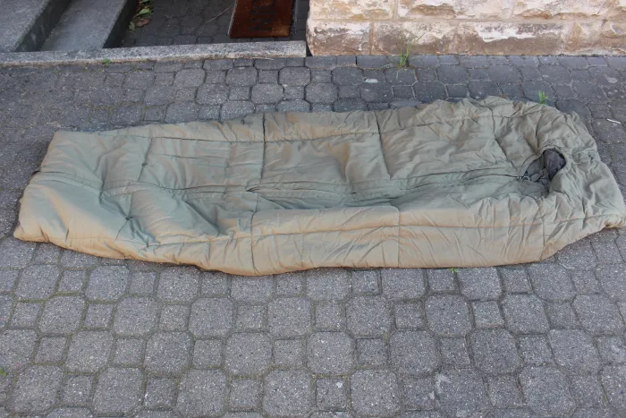 Original NVA Mumienschlafsack Offizier – DDR Schlafsack mit Moskitonetz