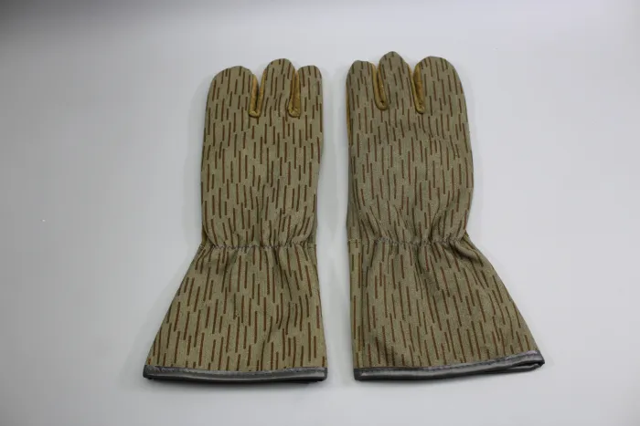 Original NVA Drei-Finger-Handschuhe Strichtarn – DDR Militärhandschuhe