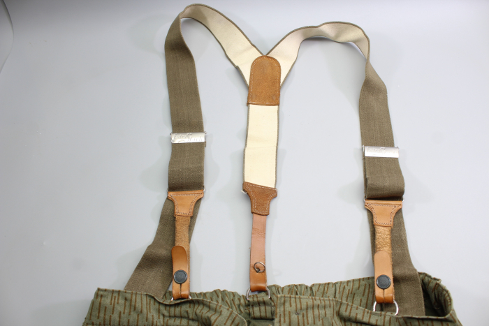 DDR NVA Fallschirmjäger Tarn Strich Fallschirmjäger Hose mit Aufnahme Fallschirmspringermesser M48