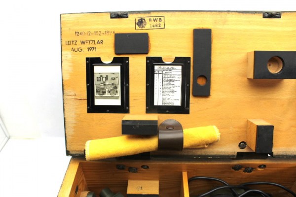 German Bundeswehr Optik , Leitz Wetzlar Kollimator K12m A2 mit Zubehör im Transportkasten.