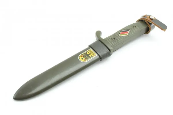 Travel knife, successor to the HJ travel knife