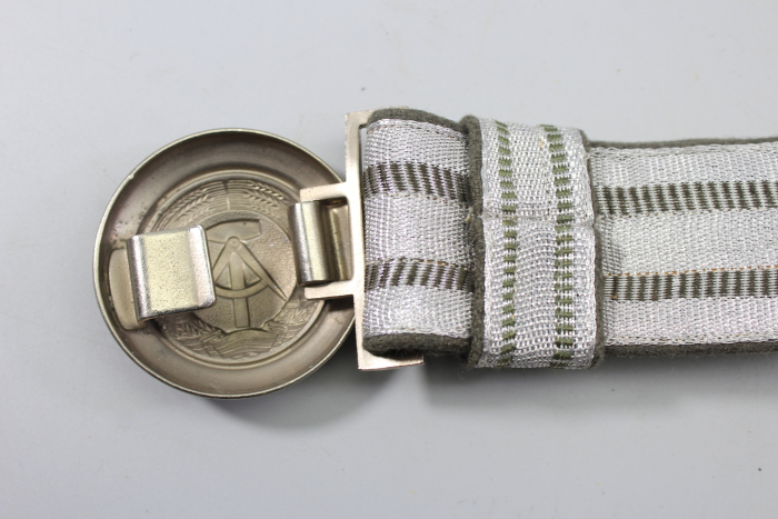 Originale DDR NVA Feldbinde, Offizierskoppel Paradekoppel