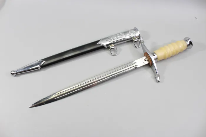 Originaler DDR NVA Offiziersdolch der Landstreitkräfte mit Gehänge, Mühlhausen