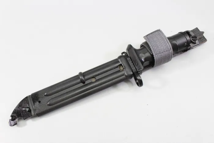 Combat knife 87, survival knife KM 87 of the National People's Army with complete survival capsule in the handle, original