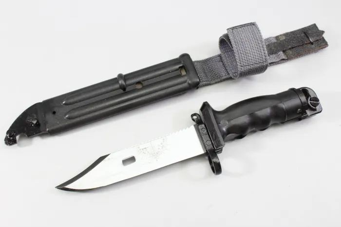 Combat knife 87, survival knife KM 87 of the National People's Army with complete survival capsule in the handle, original