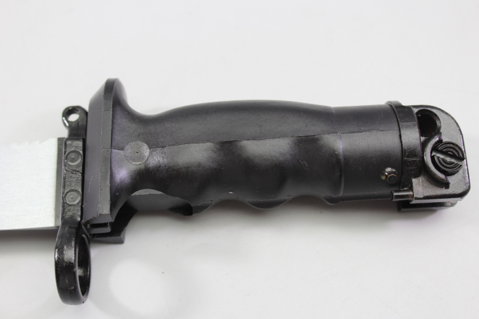 Kampfmesser 87 Überlebensmesser KM 87 der Nationalen Volksarmee mit kompl. Überlebenskapsel im Griff, original